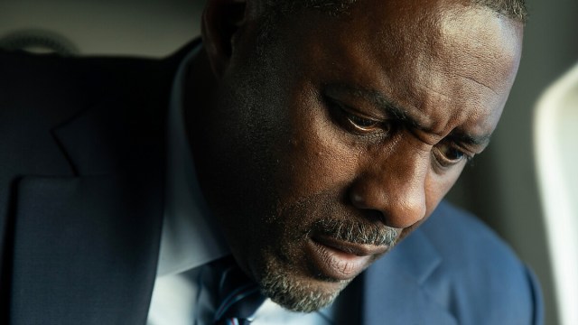Novo filme da Netflix de Idris Elba recebe críticas estelares e pontuação RT