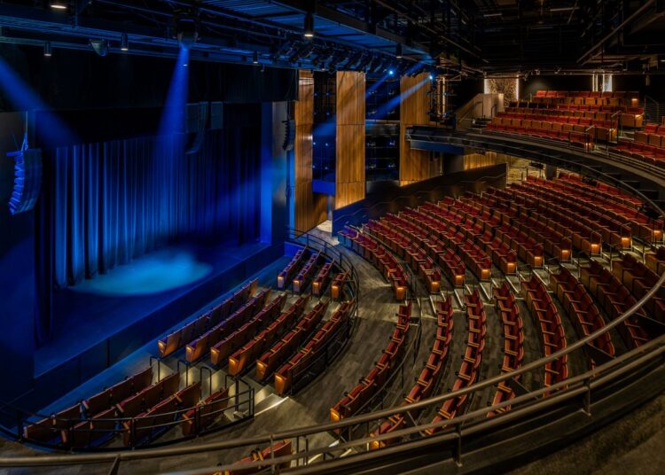 O Associated Bank Theatre Center abre no sábado