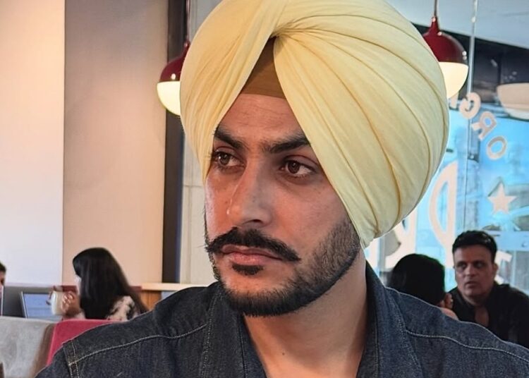 O ator de Punjabi, Rajvir Jawanda, 35, morre 11 dias após um terrível acidente de estrada; Celebridades lamentam sua perda