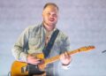 Zach Bryan se apresenta durante o The Quittin Time Tour no Mercedes Benz Stadium no sábado, agosto....