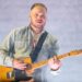 Zach Bryan se apresenta durante o The Quittin Time Tour no Mercedes Benz Stadium no sábado, agosto....