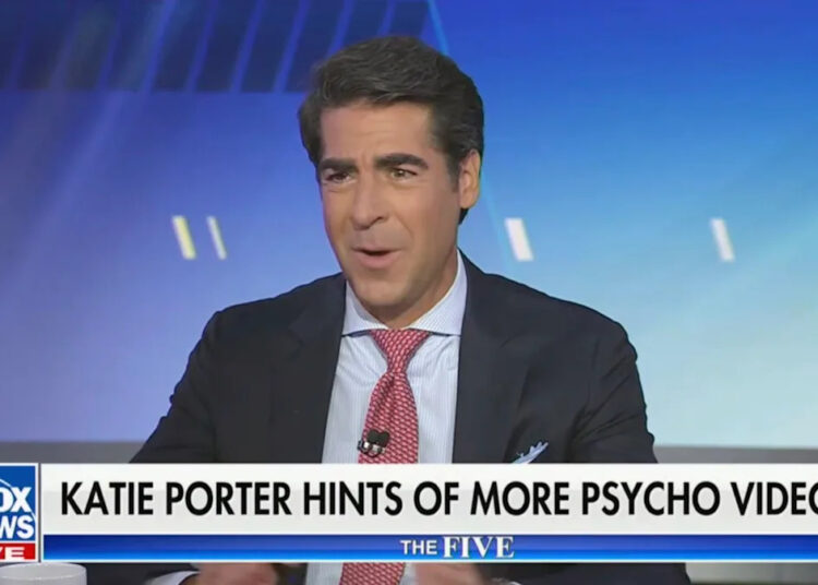 O co-apresentador da Fox tenta rapidamente mudar de assunto depois que Jesse Watters diz que Jennifer Aniston costumava ser “muito mais bonita”