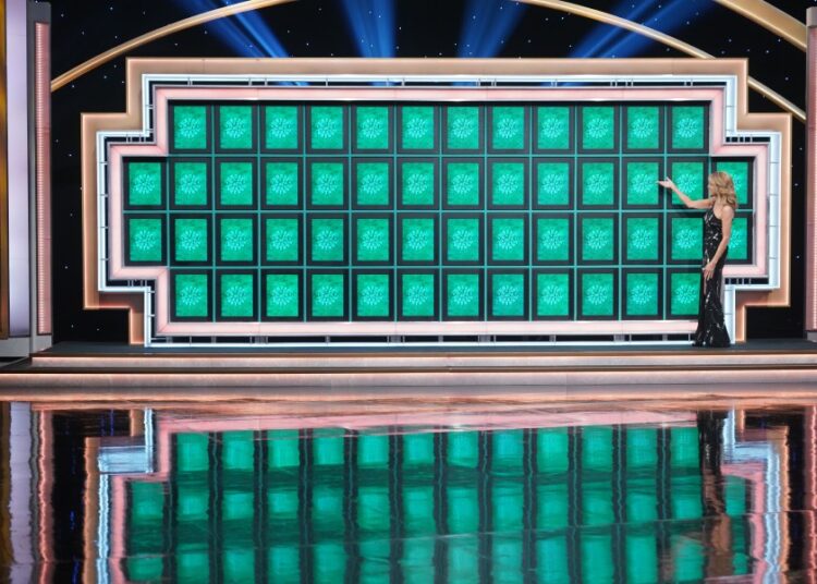 O concorrente 'Wheel of Fortune' bancos de prêmios históricos de US $ 1 milhão de US $ 1 milhão