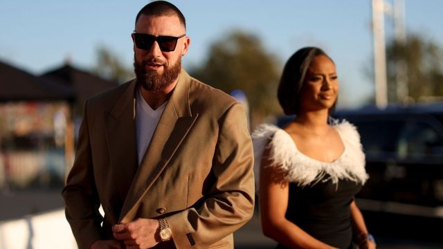 O ex -Kayla Nicole de Travis Kelce parece estar reagindo à nova música de Taylor Swift
