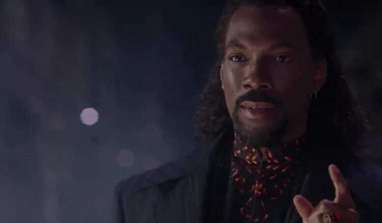 O filme de vampiro de 30 anos de Wes Craven com Eddie Murphy é uma joia escondida na Paramount +
