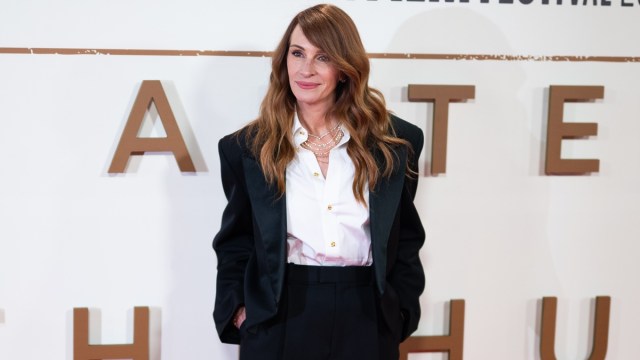 O look masculino de Julia Roberts prova que ela é uma profissional em Power Dressing