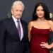 O novo caminho de vida de Catherine Zeta-Jones não envolve Michael Douglas, afirma a fonte