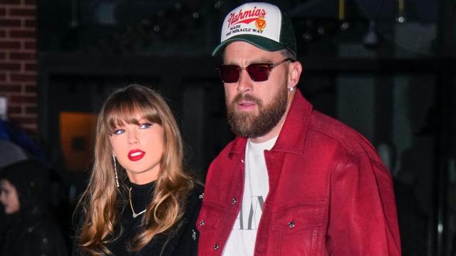 O novo podcast de Travis Kelce, recursos do novo álbum de Taylor Swift