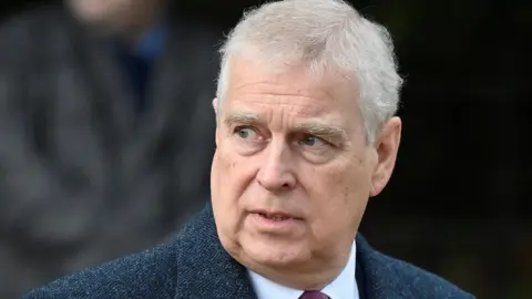 O príncipe Andrew deveria ter desistido do título de Killyleagh ‘há muito tempo’