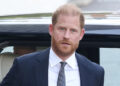 O príncipe Harry Stalker ficou a pé de Duke durante eventos de caridade na recente viagem do Reino Unido