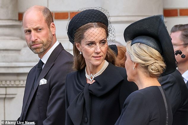 O príncipe William está ficando sem realeza - e como isso afetará o público por muitos anos