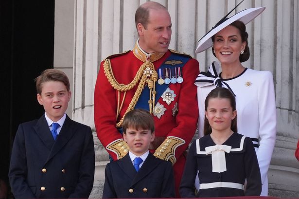 O príncipe William revela a regra telefônica 'rigorosa' que ele estabeleceu para seus filhos reais