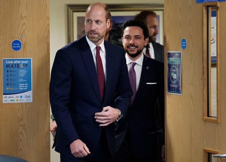 O príncipe William se junta ao companheiro herdeiro real, o príncipe Hussein da Jordânia, para um passeio de interesse especial para ambos