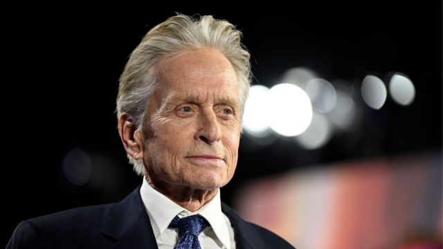 O que o vencedor do Oscar Michael Douglas se arrepende de sua carreira de ator