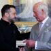 O rei Carlos recebe o presidente Volodymyr Zelenskyy após retornar da visita real