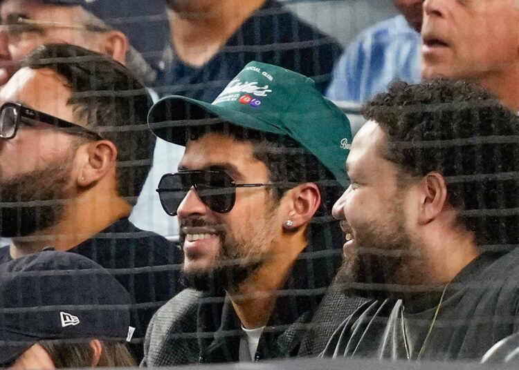 O show do intervalo do Super Bowl de Bad Bunny não está sendo reconsiderado