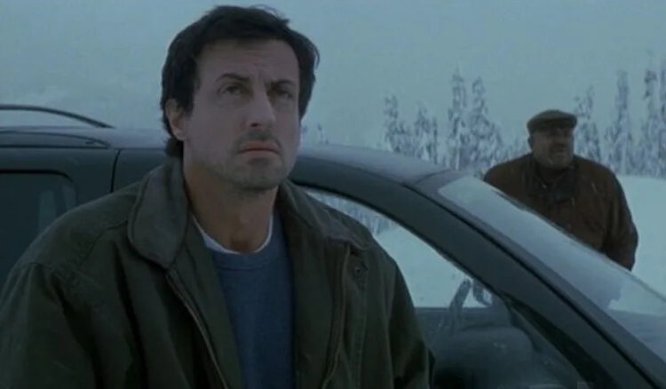 O único filme de terror de Sylvester Stallone precisa ser visto para acreditar