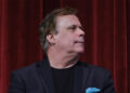 O veterano crítico de cinema Richard Roeper diz que Hollywood sofre de falta de originalidade e medo de ofender