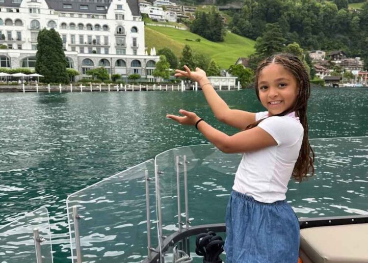 Olympia, filha de Serena Williams, parece adulta em novas fotos