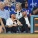 Os assentos da primeira fila do príncipe Harry e Meghan no LA Dodgers, no valor de milhares de libras, provocam fúria enquanto lendas locais são relegadas