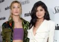Os fãs chamam Hailey Bieber de 'Girl's Girl' depois que ela enxuga as lágrimas de Kylie Jenner