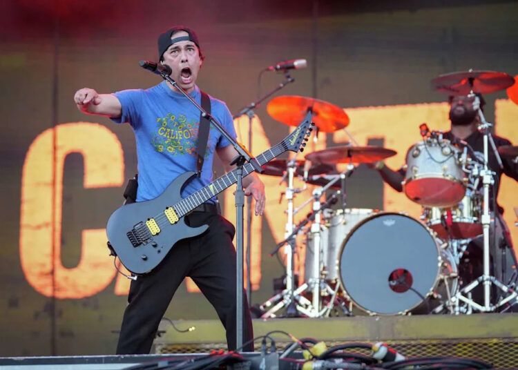Os fãs choraram, gritaram e se curaram com Pierce the Veil no ACL Festival