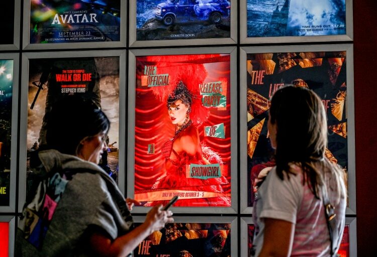 Os fãs de Taylor Swift se reúnem para o novo filme