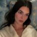 Os fãs dizem que Kendall Jenner é 'Garota dos Sonhos de todos' depois de vê -la em um top de colheita