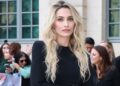 Os fãs dizem que Paris Jackson é 'Magnifique' em vestido de fenda na altura da coxa