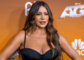 Os fãs ficam loucos sobre a noite chique de Sofia Vergara em Paris