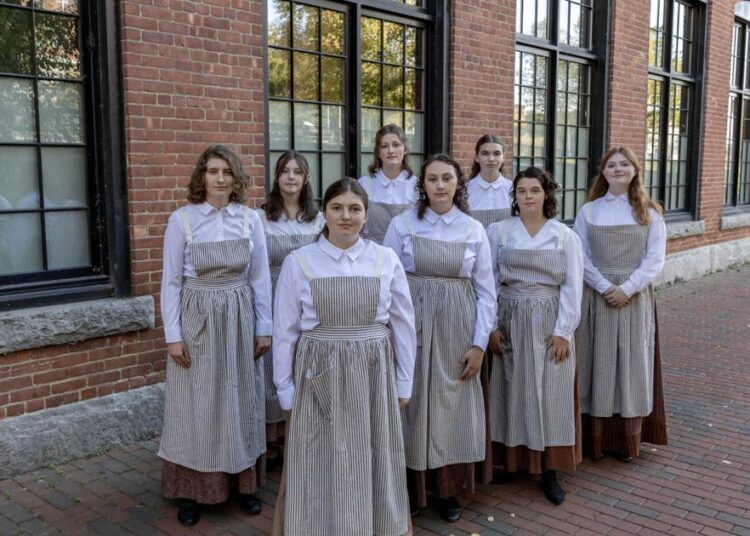Peça de despedida do professor Harrigan: Mill Girls | Artes e Entretenimento