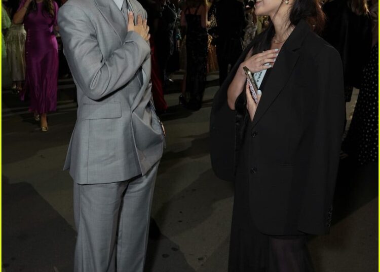 Por dentro do 'Vogue World': veja as celebridades se misturando nos bastidores do grande evento de Hollywood: Foto 5226007 | Anna Wintour, Camila Alves, Demi Lovato, Zac Posen Fotos | Just Jared: notícias e fofocas sobre celebridades