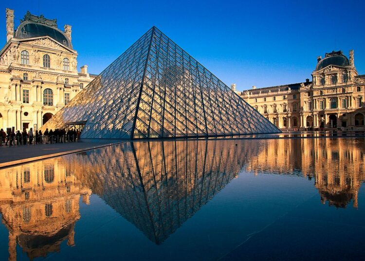 Por dentro do roubo de joias reais no Louvre