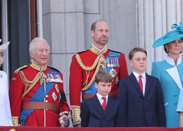 Postagens no Palácio de Buckingham raramente vistas Royal e OMG, esse cabelo!