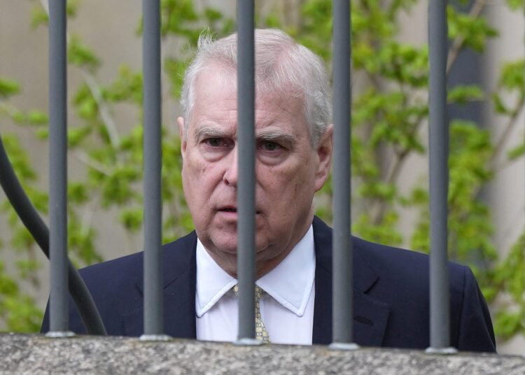 Príncipe Andrew supostamente 'em negociações' para deixar Royal Lodge