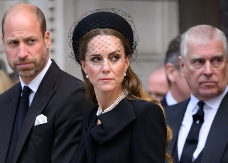 Príncipe William e Kate Middleton esperam que o príncipe Andrew “desapareça”