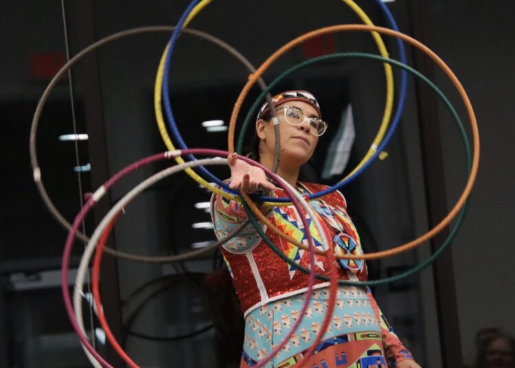 Próximos eventos: Hoop Dance é quinta-feira; ‘Sound Of Music’ estreia em 15 de outubro