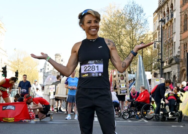 Quais celebridades estão executando o Great North Run 2025?