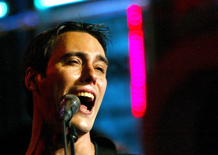 Quebrando o vocalista de Benjamin Ben Burnley em novas músicas e muito mais - entrevista