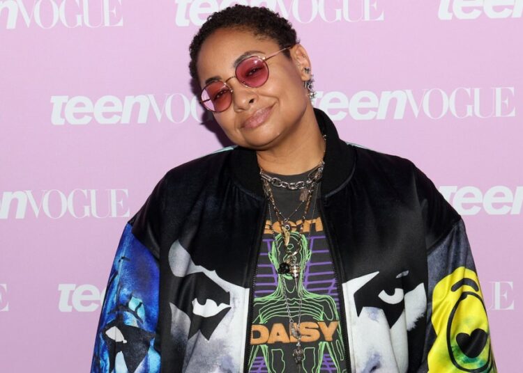 Raven-Symone está escrevendo um livro de memórias e espera não ser ‘processada’