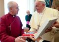 Rei Carlos recebe título de Confrateiro Real como sinal de ‘esperança’ com a Comunhão Anglicana