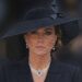 Revelado - O Ultra-Grim 'Death Outfit' Kate Middleton é forçada a fazer malas para cada viagem real