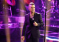 Robbie Williams, brincando, retira-se da disputa para ser o próximo James Bond