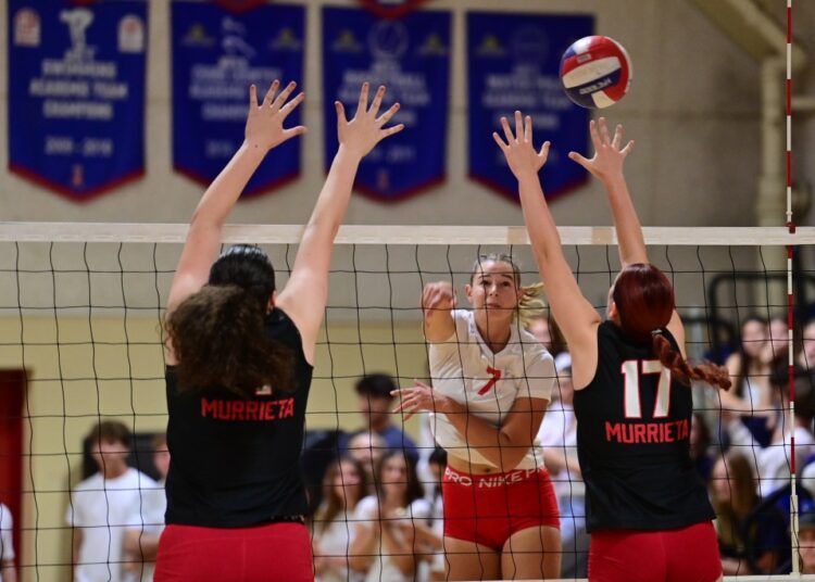 Royals avançam para a segunda rodada do playoff da divisão 2 do CIF-SS com varredura de Murrieta Valley