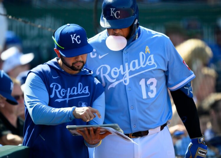 Royals se destaca com 2 treinadores assistentes de sucesso