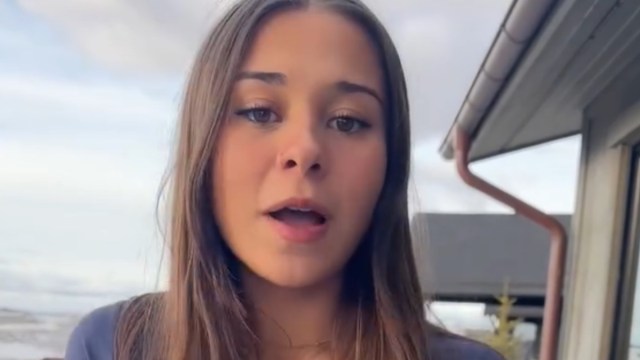 SOPLEMENTO SOPHIE SOPHIE SHOVE 'ENLIMENTO CHARM' dançando em terno de abraçar o corpo