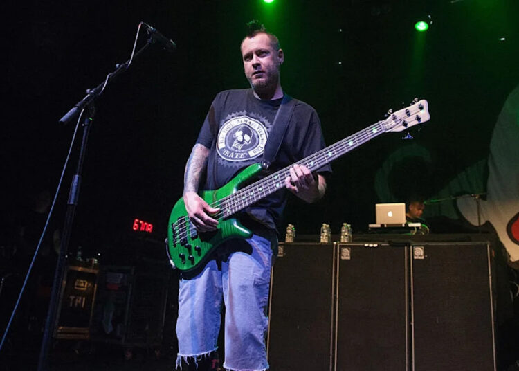 Sam Rivers, baixista e membro fundador do Limp Bizkit, morre aos 48 anos