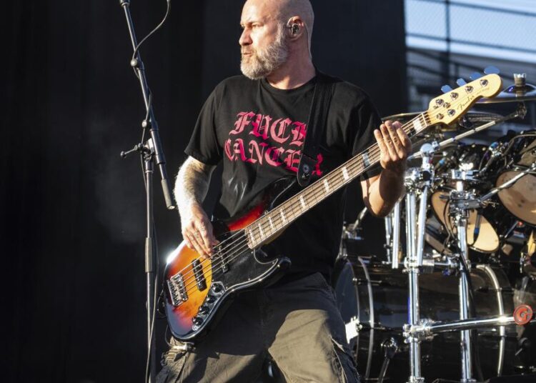 Sam Rivers, baixista fundador do Limp Bizkit, morre aos 48 anos
