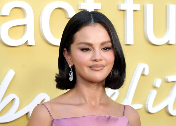 Selena Gomez acaba com os odiadores com aparição no evento Rare Beauty – Celebrity News – Entretenimento