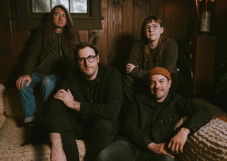 Spanish Love Songs lança nova música ‘Heavenhead’